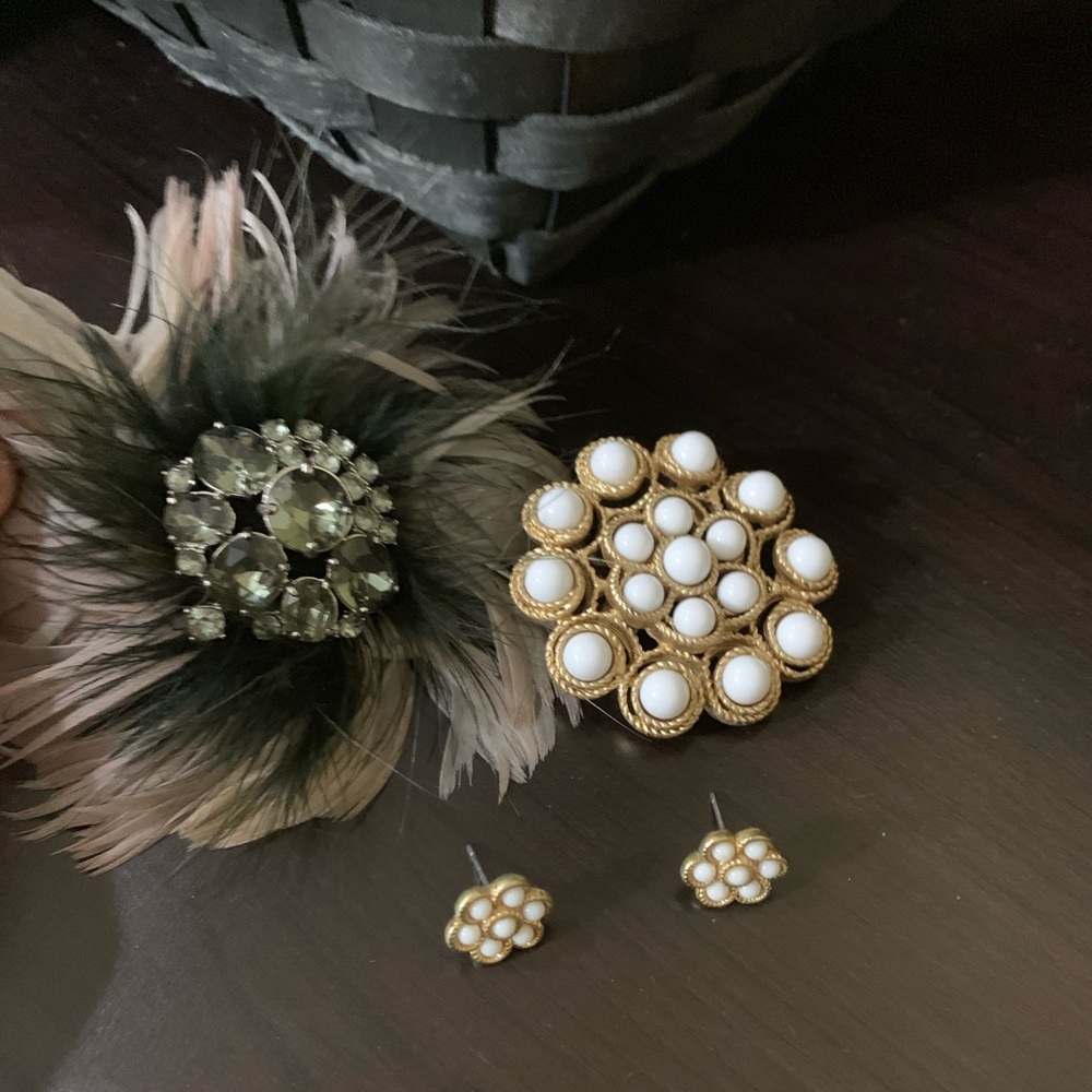 Stella & Dot Pre-used Flower Broochs and Earrings
